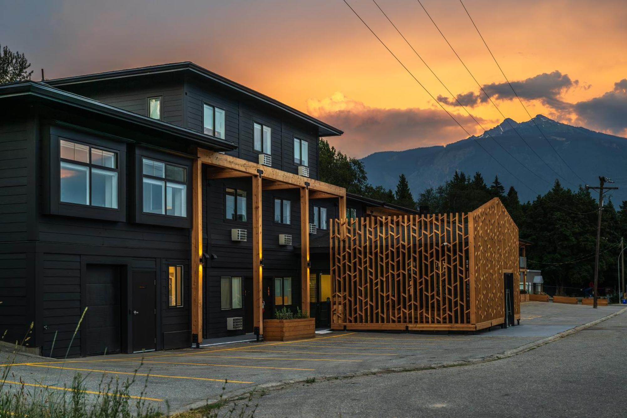 Vrge Revelstoke Exterior foto
