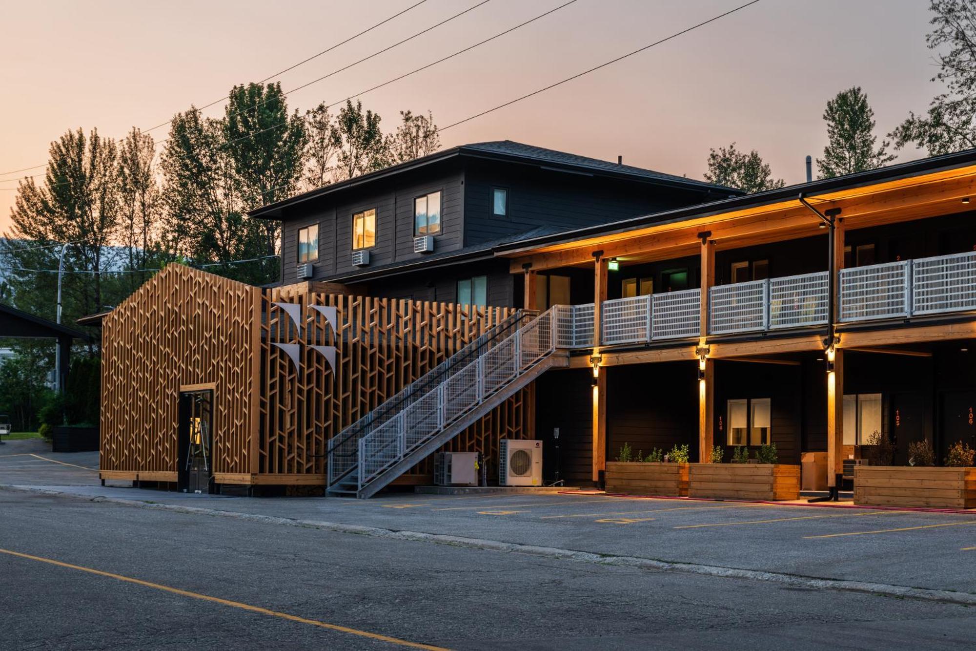Vrge Revelstoke Exterior foto