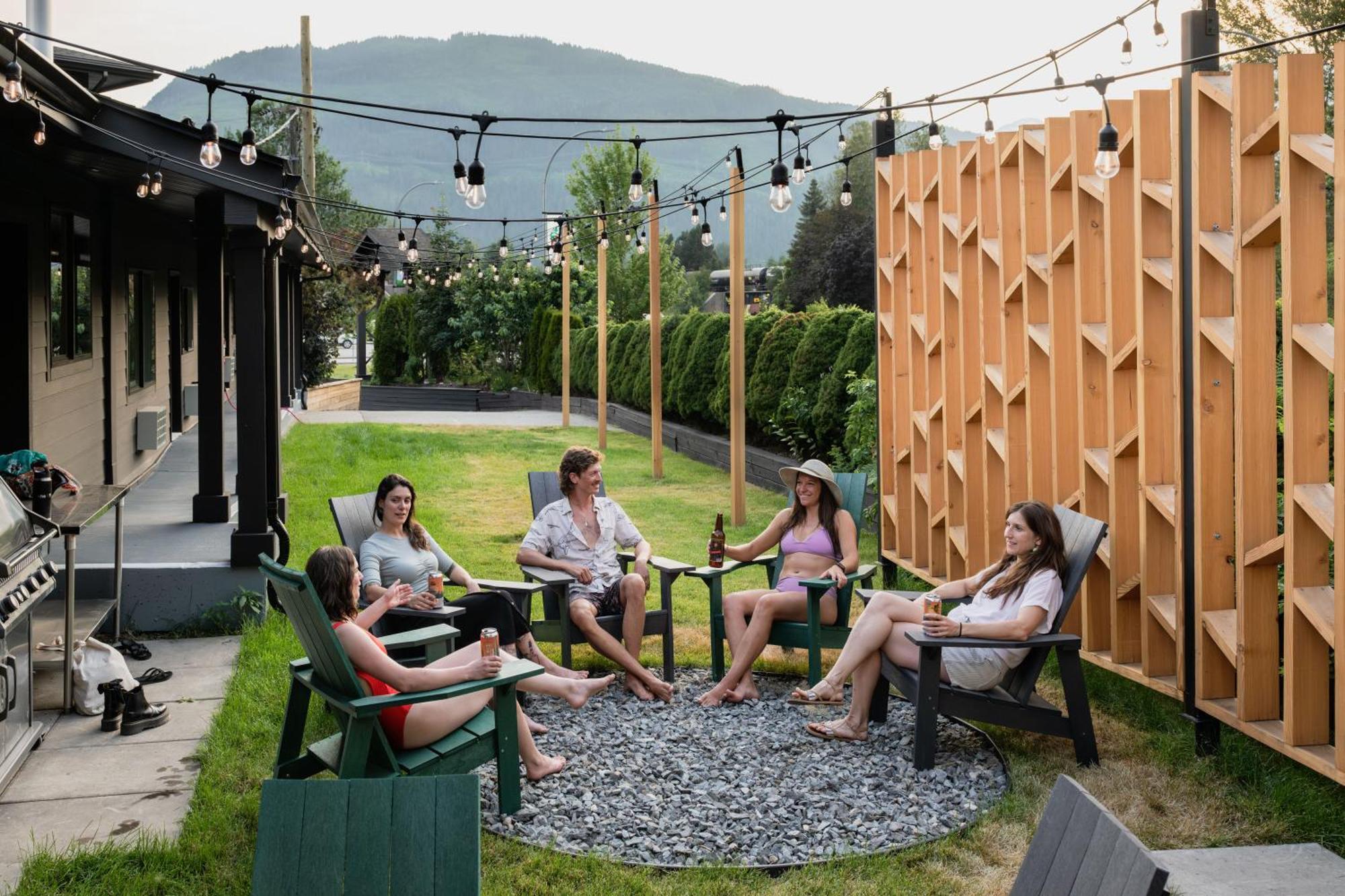 Vrge Revelstoke Exterior foto
